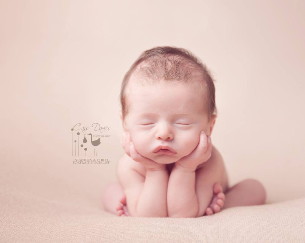 qualified safe baby photographer